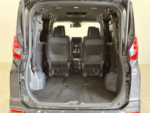 TOYOTA NOAH 4WD 2023 Image 31