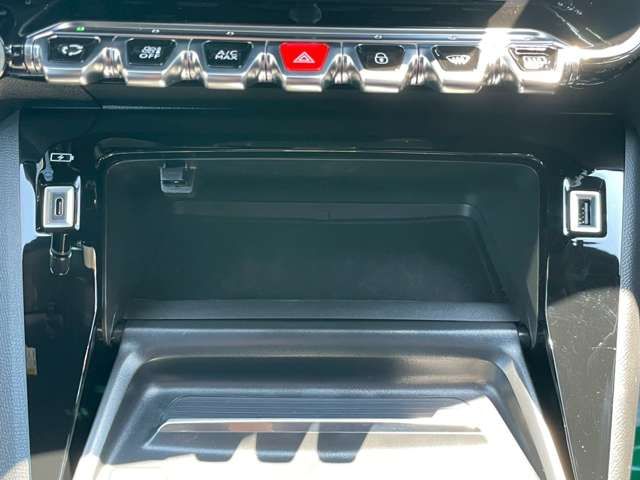 PEUGEOT 208 2022 Image 31