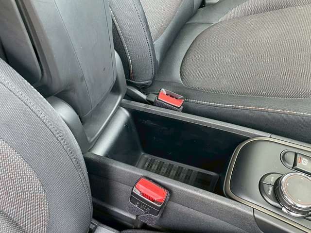 BMW MINI COOPER D CR 2017 Image 31