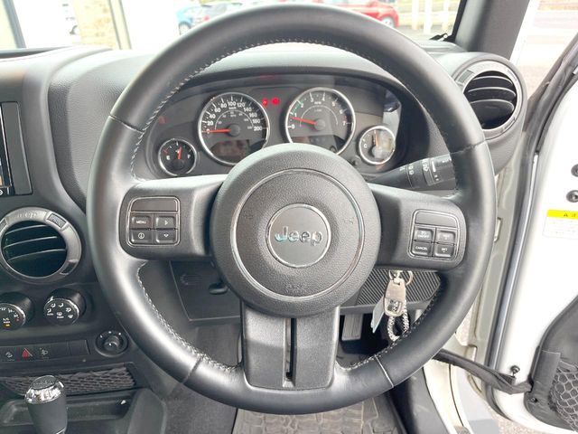 JEEP WRANGLER UNLIMI 2015 Image 31