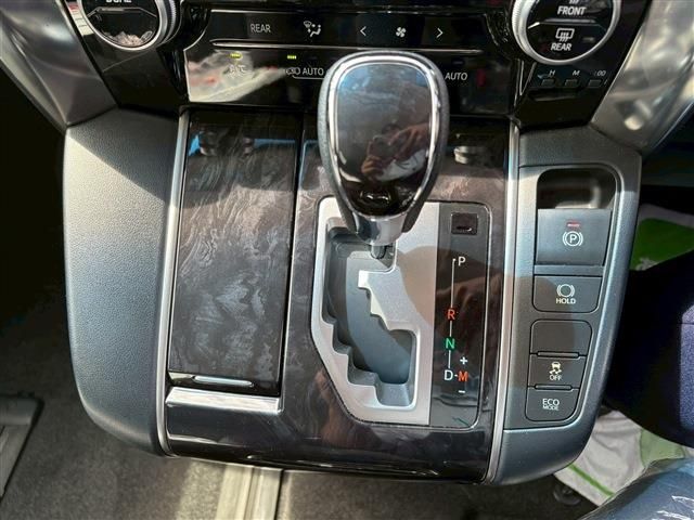 TOYOTA VELLFIRE 2018 Image 31