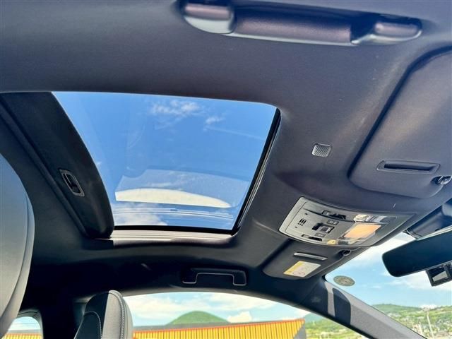 TOYOTA LEXUS RC300H 2021 Image 31