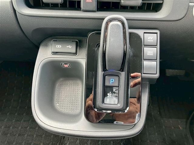 TOYOTA SIENTA HYBRID 2023 Image 31