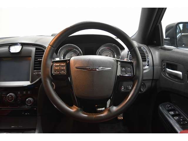 CHRYSLER 300 2013 Image 31