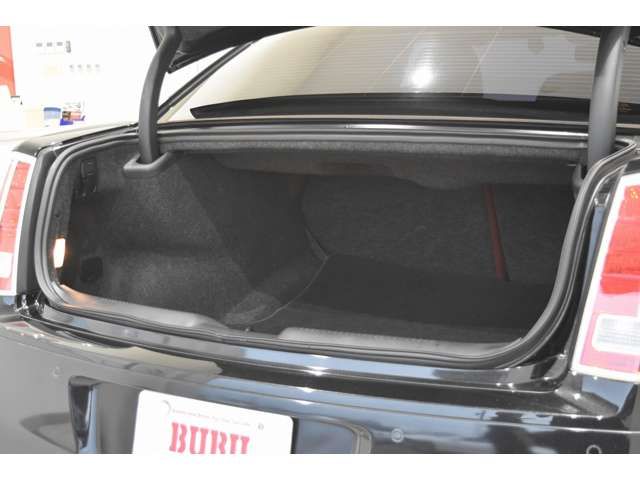 CHRYSLER 300 2013 Image 31