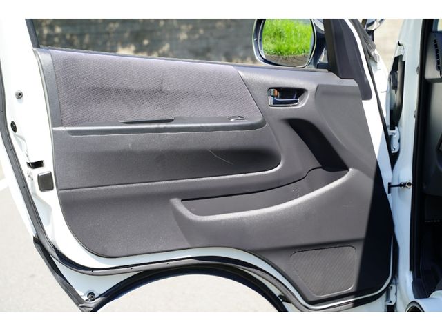 TOYOTA REGIUSACE VAN 4WD 2014 Image 31