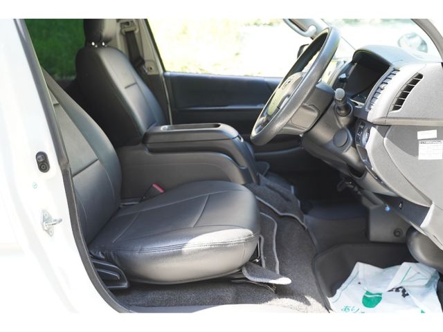 TOYOTA REGIUSACE VAN 4WD 2014 Image 31