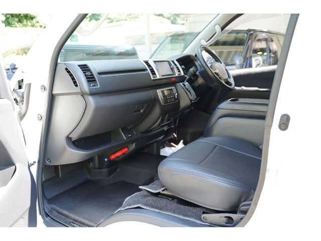 TOYOTA REGIUSACE VAN 4WD 2014 Image 31