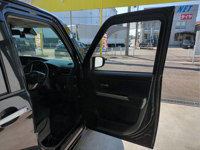 TOYOTA TANK 2017 Image 31