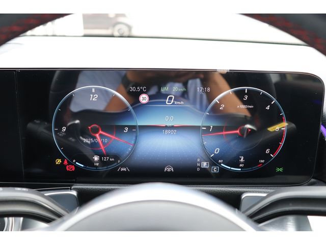 MERCEDES BENZ GLB 2023 Image 31