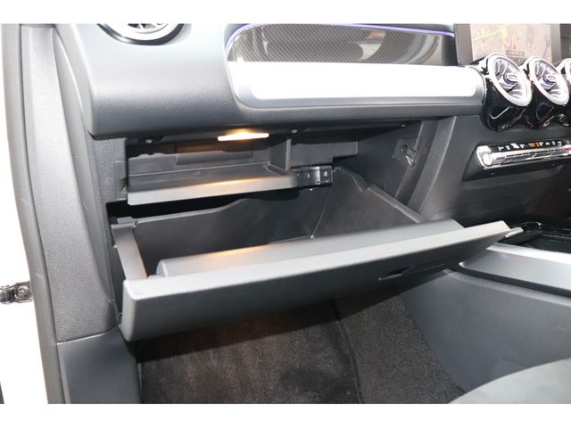 MERCEDES BENZ GLB 2023 Image 31