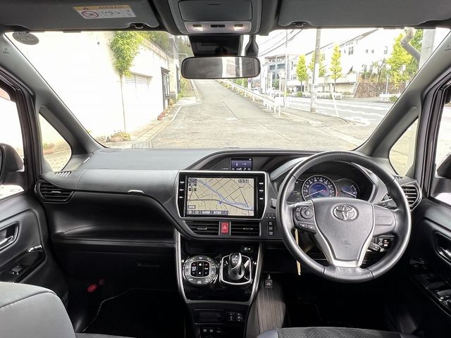 TOYOTA VOXY HYBRID 2021 Image 31