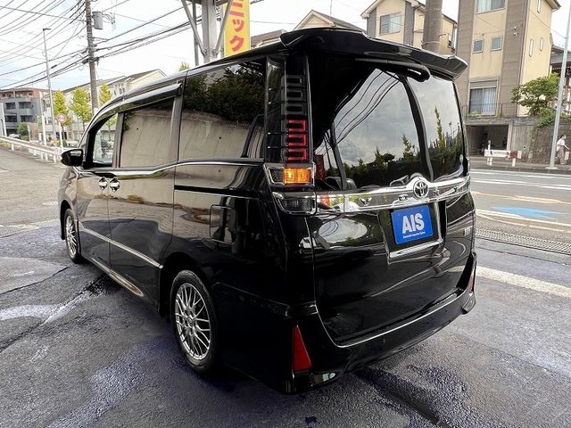 TOYOTA VOXY HYBRID 2021 Image 31