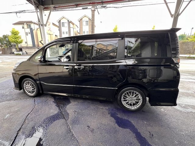 TOYOTA VOXY HYBRID 2021 Image 31