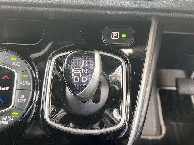 TOYOTA VOXY HYBRID 2021 Image 31