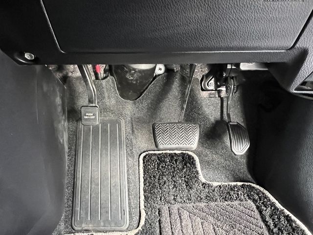 TOYOTA VOXY HYBRID 2021 Image 31