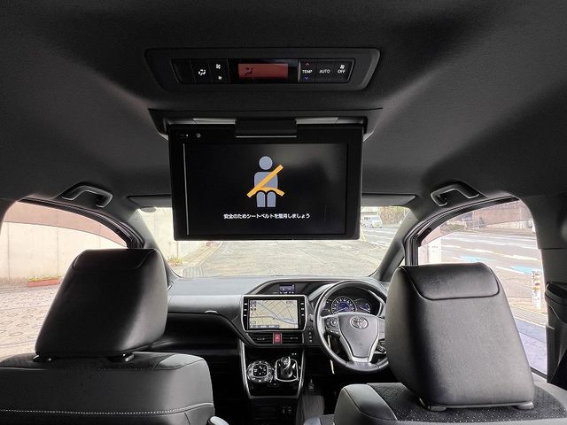 TOYOTA VOXY HYBRID 2021 Image 31