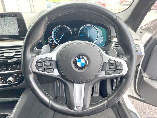 BMW 5SERIES SEDAN 2018 Image 31