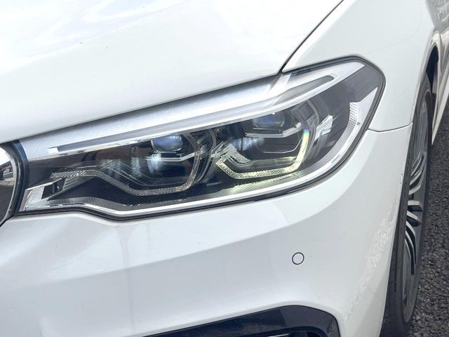 BMW 5SERIES SEDAN 2018 Image 31