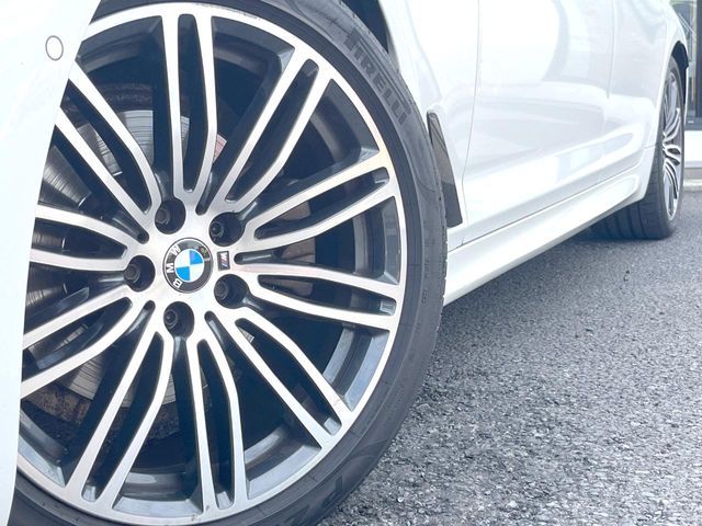 BMW 5SERIES SEDAN 2018 Image 31