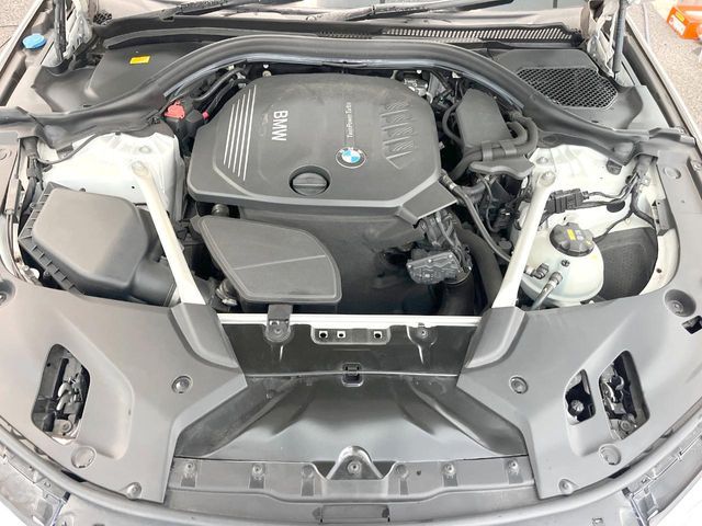 BMW 5SERIES SEDAN 2018 Image 31