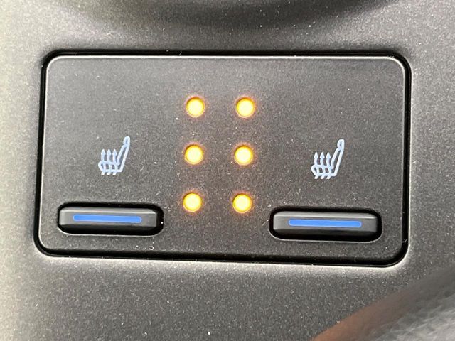 TOYOTA CAMRY HYBRID 2021 Image 31