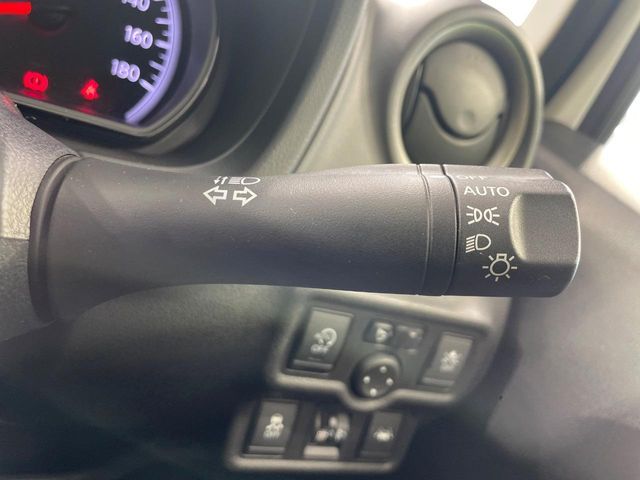 NISSAN NOTE 2018 Image 31