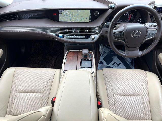 TOYOTA LEXUS LS500 4WD 2018 Image 31