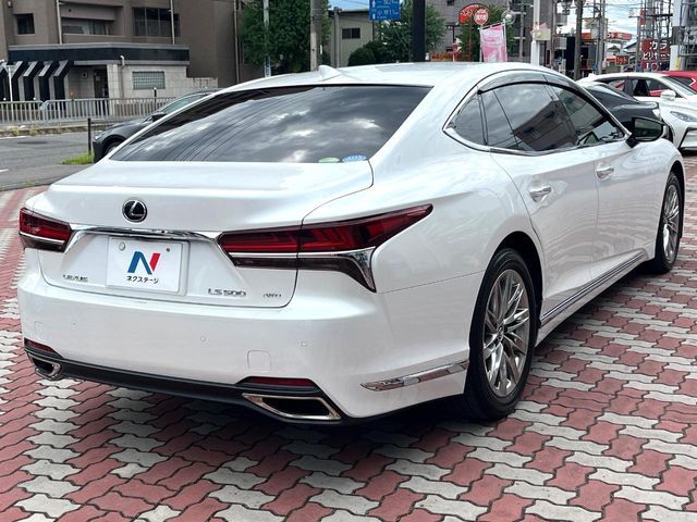 TOYOTA LEXUS LS500 4WD 2018 Image 31