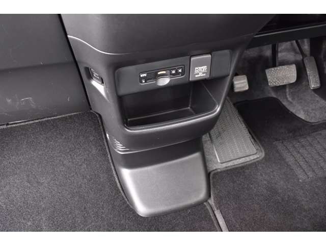 HONDA N BOX CUSTOM 2016 Image 31