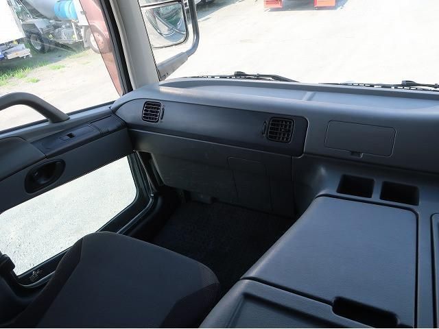 MITSUBISHI FUSOU SUPER GREAT 2014 Image 31