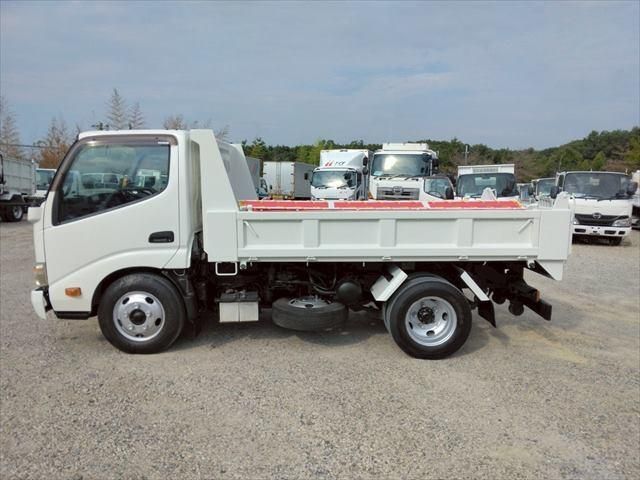 HINO DUTRO 2012 Image 31