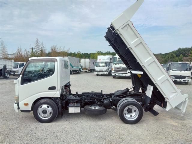 HINO DUTRO 2012 Image 31