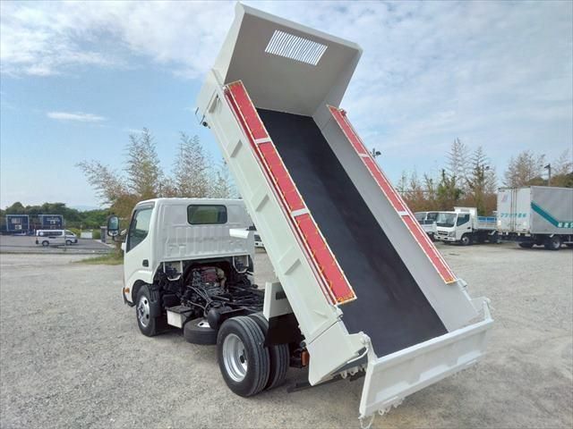 HINO DUTRO 2012 Image 31