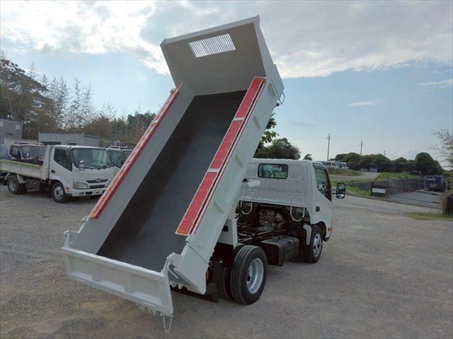 HINO DUTRO 2012 Image 31