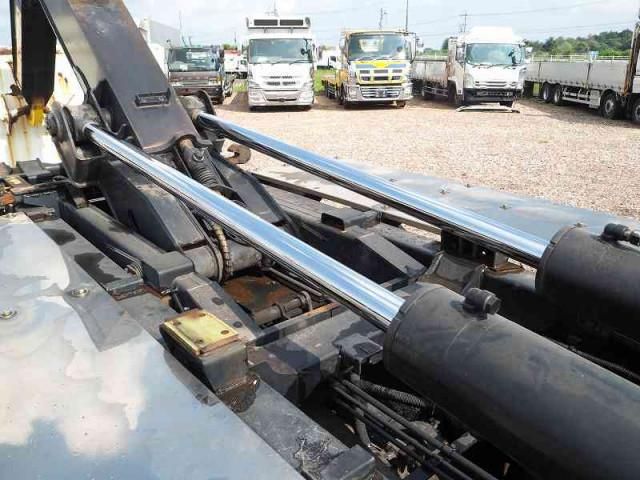 HINO PROFIA 2012 Image 31