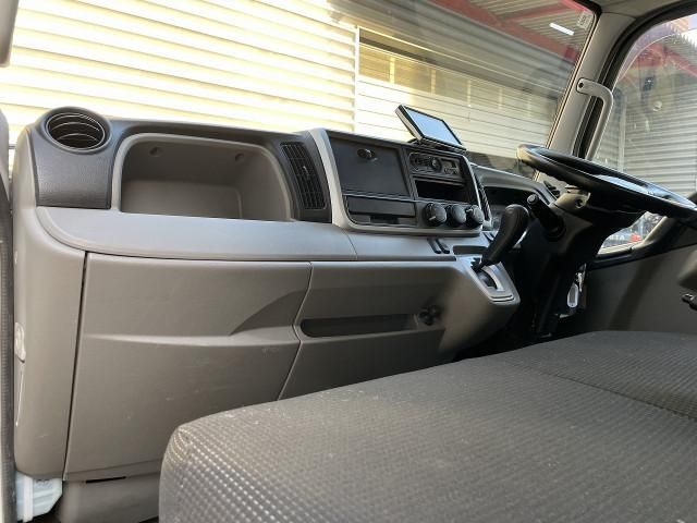 MITSUBISHI CANTER 2016 Image 31