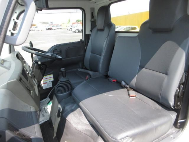 ISUZU ELF 2025 Image 31