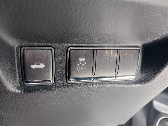 NISSAN FUGA 2010 Image 31