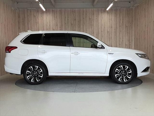 MITSUBISHI OUTLANDER PHEV 2015 Image 31