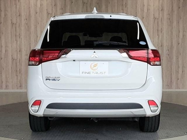MITSUBISHI OUTLANDER PHEV 2015 Image 31