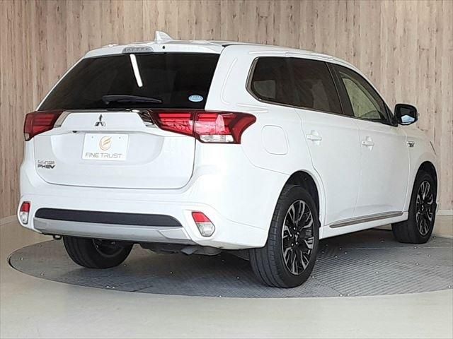 MITSUBISHI OUTLANDER PHEV 2015 Image 31