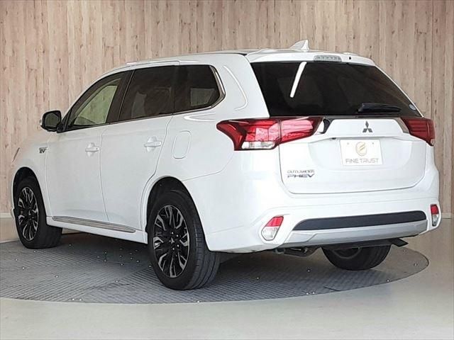 MITSUBISHI OUTLANDER PHEV 2015 Image 31