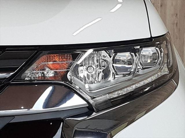 MITSUBISHI OUTLANDER PHEV 2015 Image 31