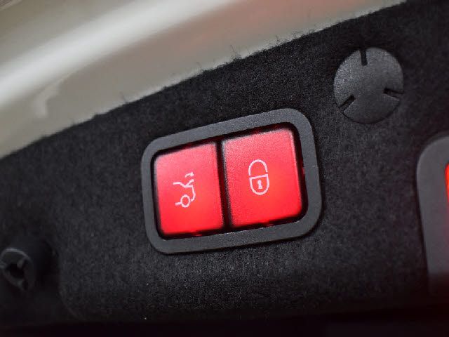 MERCEDES BENZ C CLAS 2019 Image 31