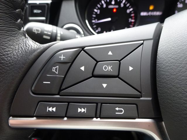 NISSAN X-TRAIL 2WD 2018 Image 31