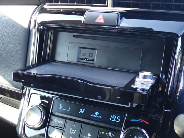 TOYOTA COROLLA FIELDER 4WD 2018 Image 31