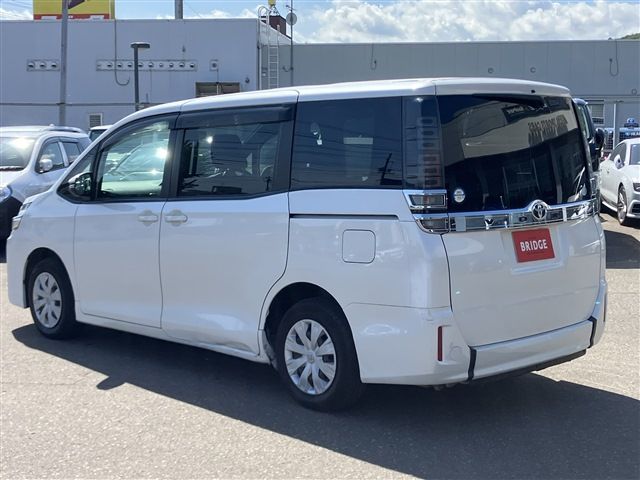 TOYOTA VOXY 4WD 2018 Image 31