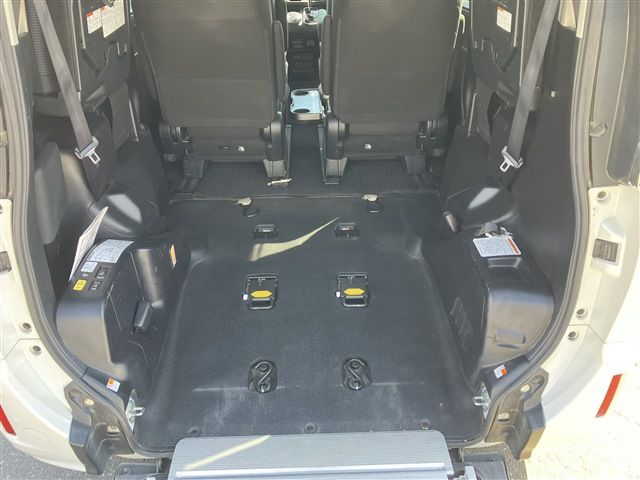 TOYOTA VOXY 4WD 2018 Image 31