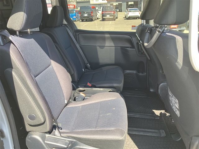 TOYOTA VOXY 4WD 2018 Image 31